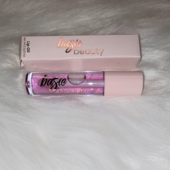 Basic Beauty Lip Oil💋 - Picture 5 of 6